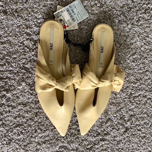 Zara Shoes - Zara cream coloured bow detailed mules